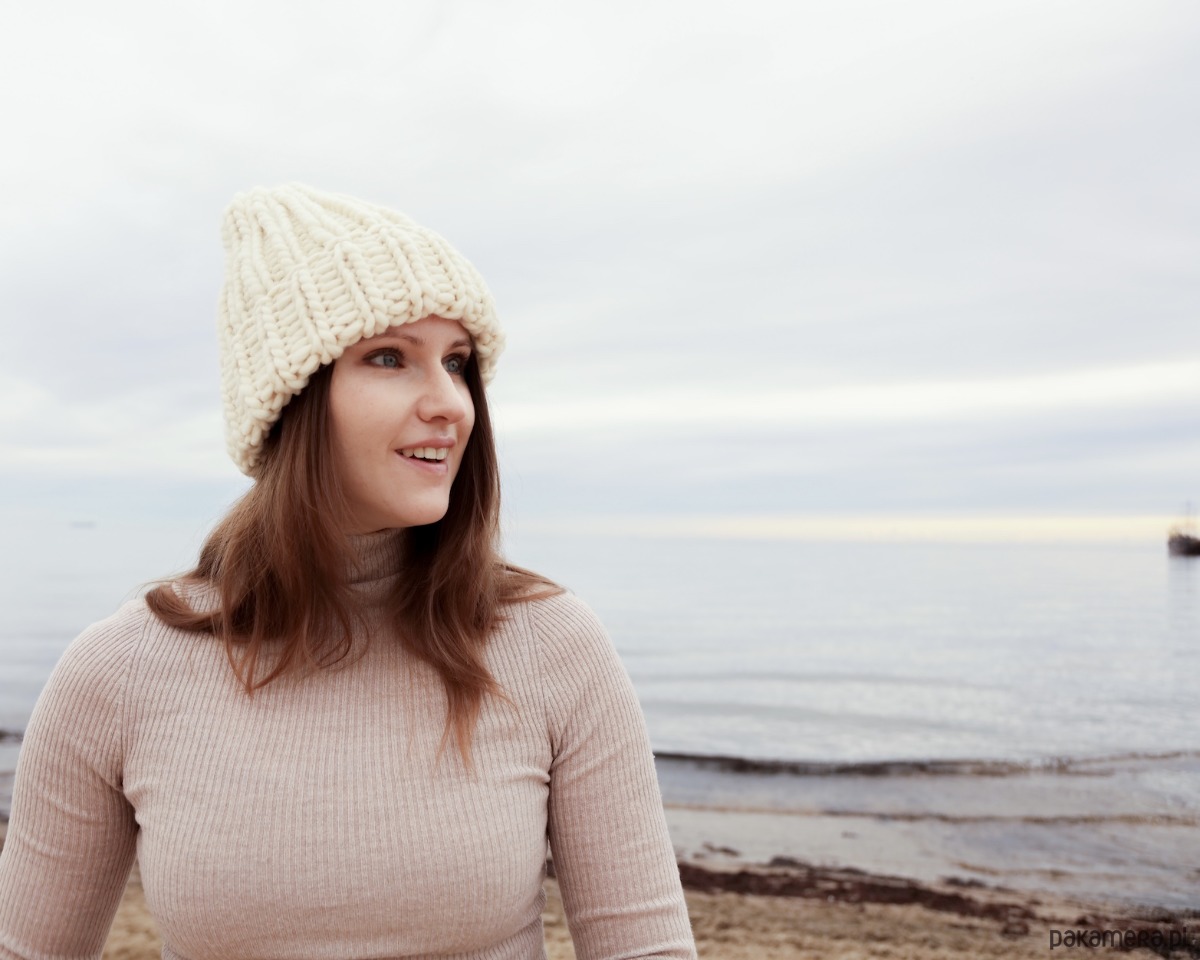 czapki damskie Klasyczna biała czapka oversize z grubej wełny 7