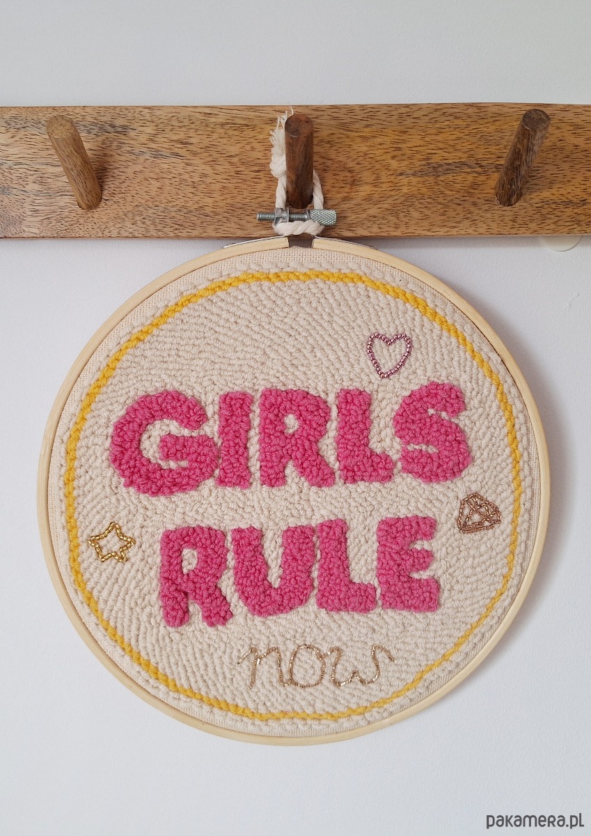 obrazy i plakaty do pokoju dziecięcego Girls Rule Now- dekoracja dla nastolatki 1