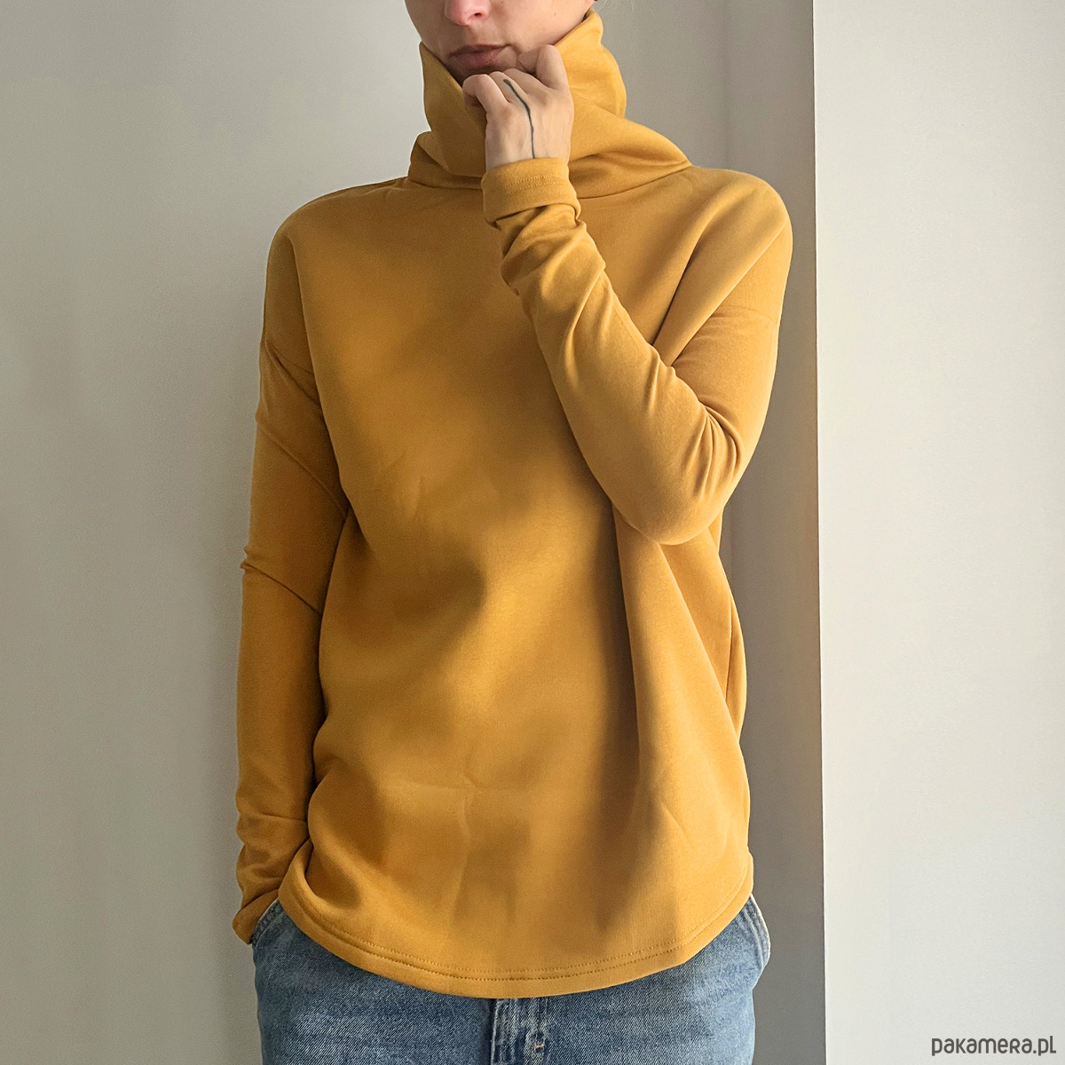 bluza bez kaptura damska Wąski rękaw Golf Musztarda 3