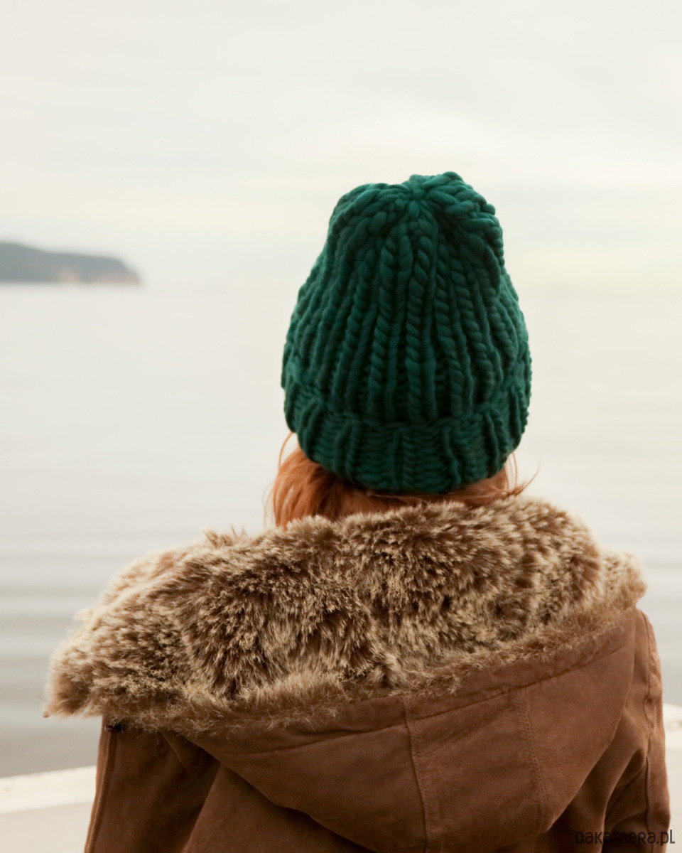 czapki damskie Klasyczna czapka oversize z grubej wełny butelkowa zieleń 4