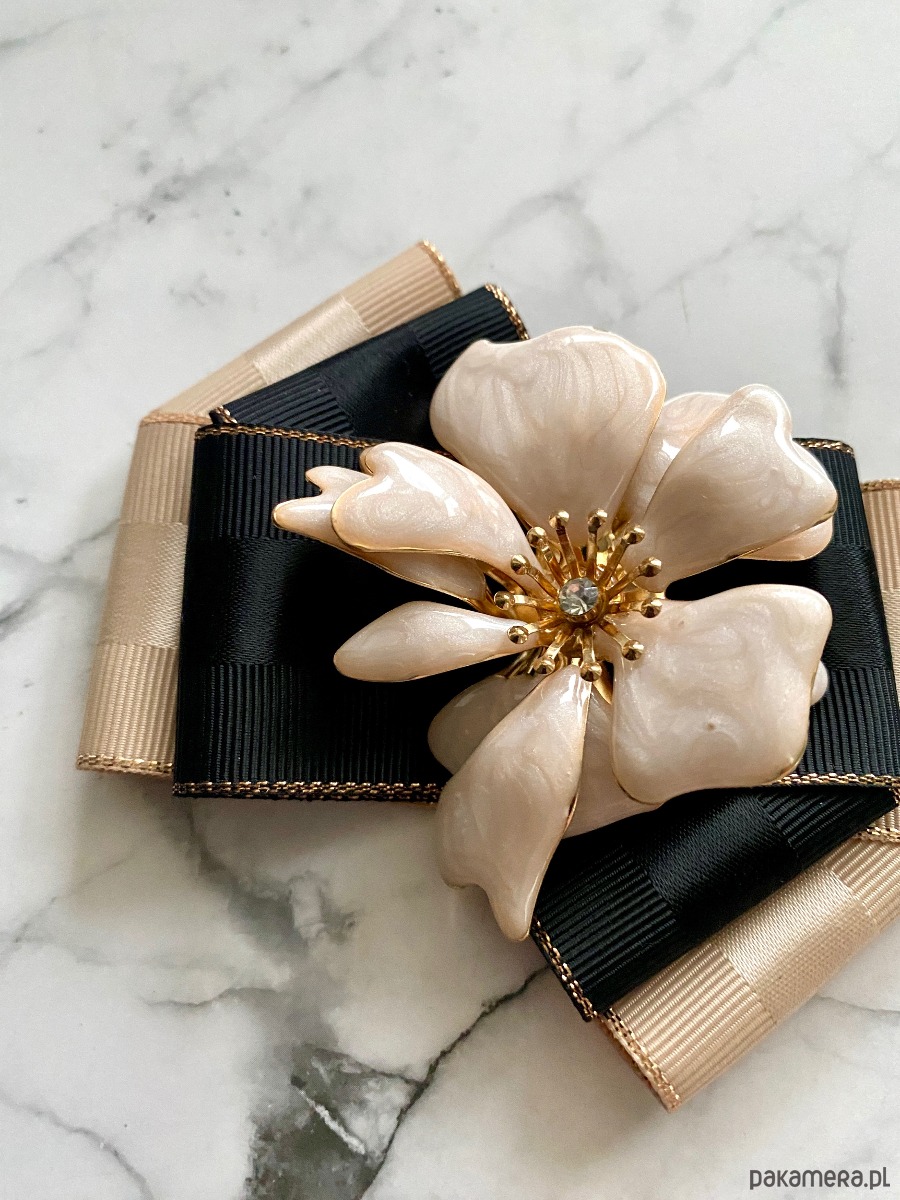 broszki Brosza  z niesamowitym perłowym Kwiatem 3d    NEW 5