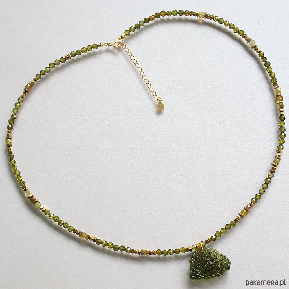 złote naszyjniki Naszyjnik z mołdawitem, oliwinem, tsaworytem, jadeitem 3