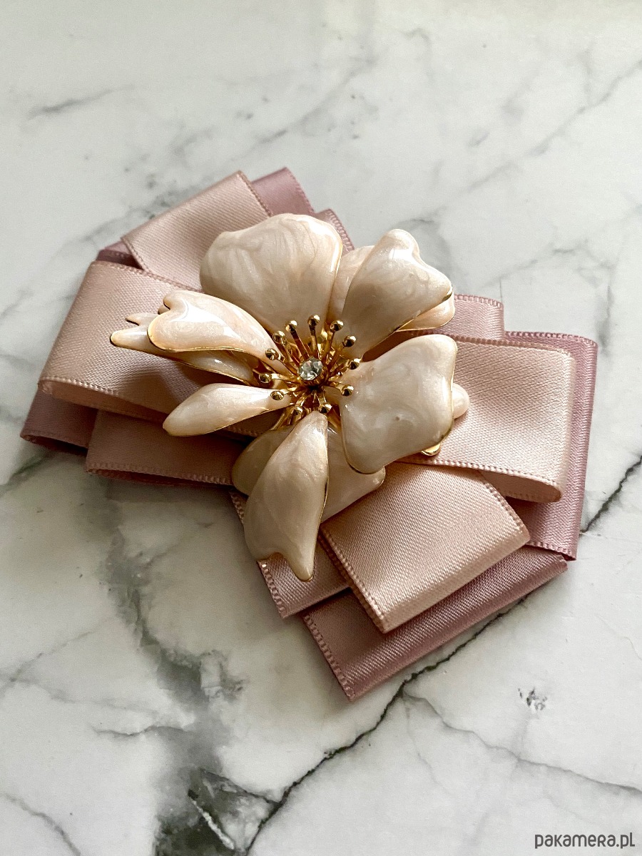 broszki Brosza  z niesamowitym perłowym Kwiatem 3d    NEW 4