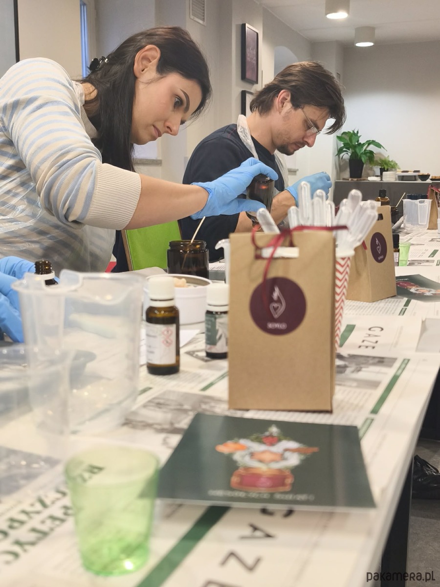 Warsztaty inne Warsztaty na Dzień Kobiet z tworzenia perfum 0