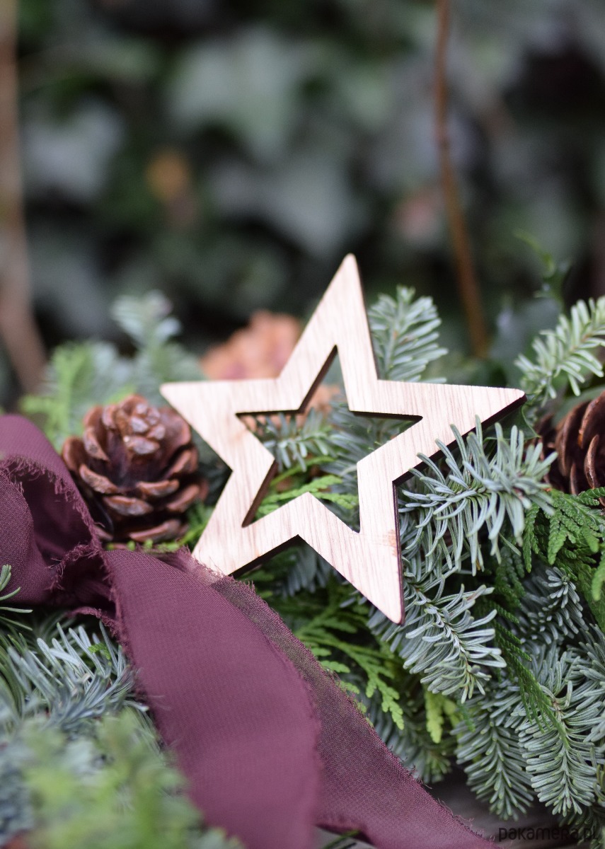 wianki bożonarodzeniowe Świąteczy wianek - Spacer po lesie 3