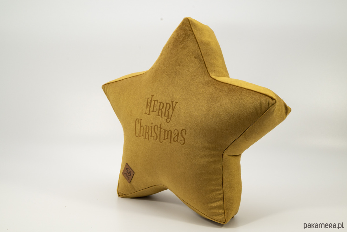 poduszki z napisami Poduszka dekoracyjna gwiazdka, świąteczna velvetowa - grawer MERRY CHRISTMAS 2