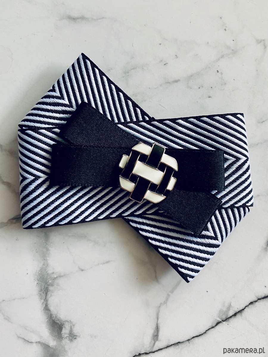 broszki Brosza Black & White z ozdobą  z szachownicy  NEW 5