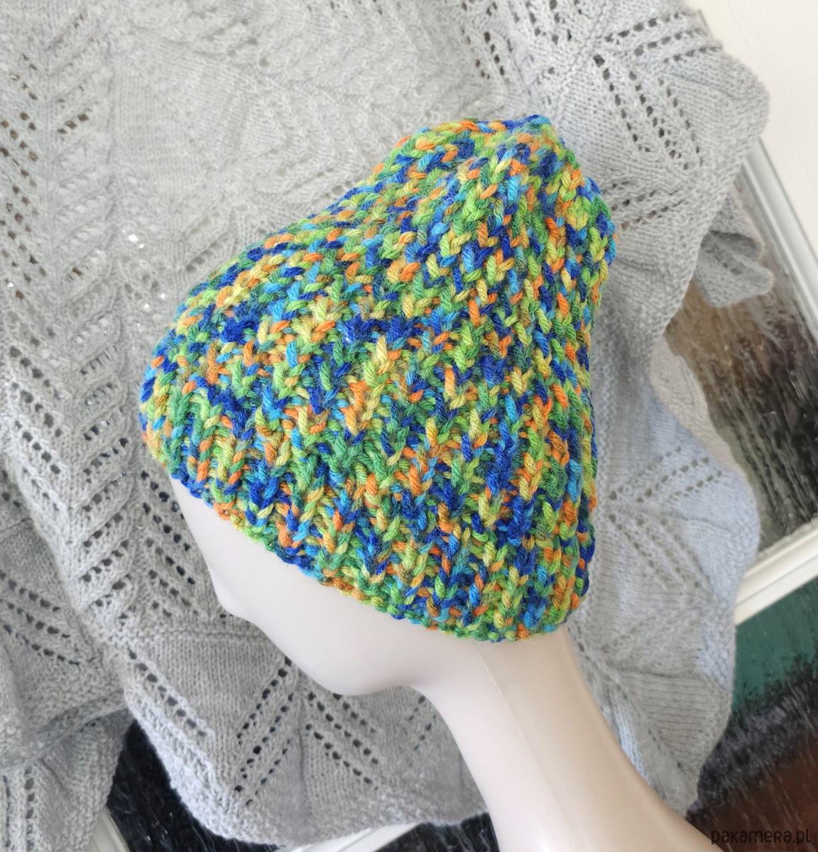 czapki damskie 6924 Wielokolorowa, Ręcznie Robiona Czapka Zimowa w Żywe Barwy 5