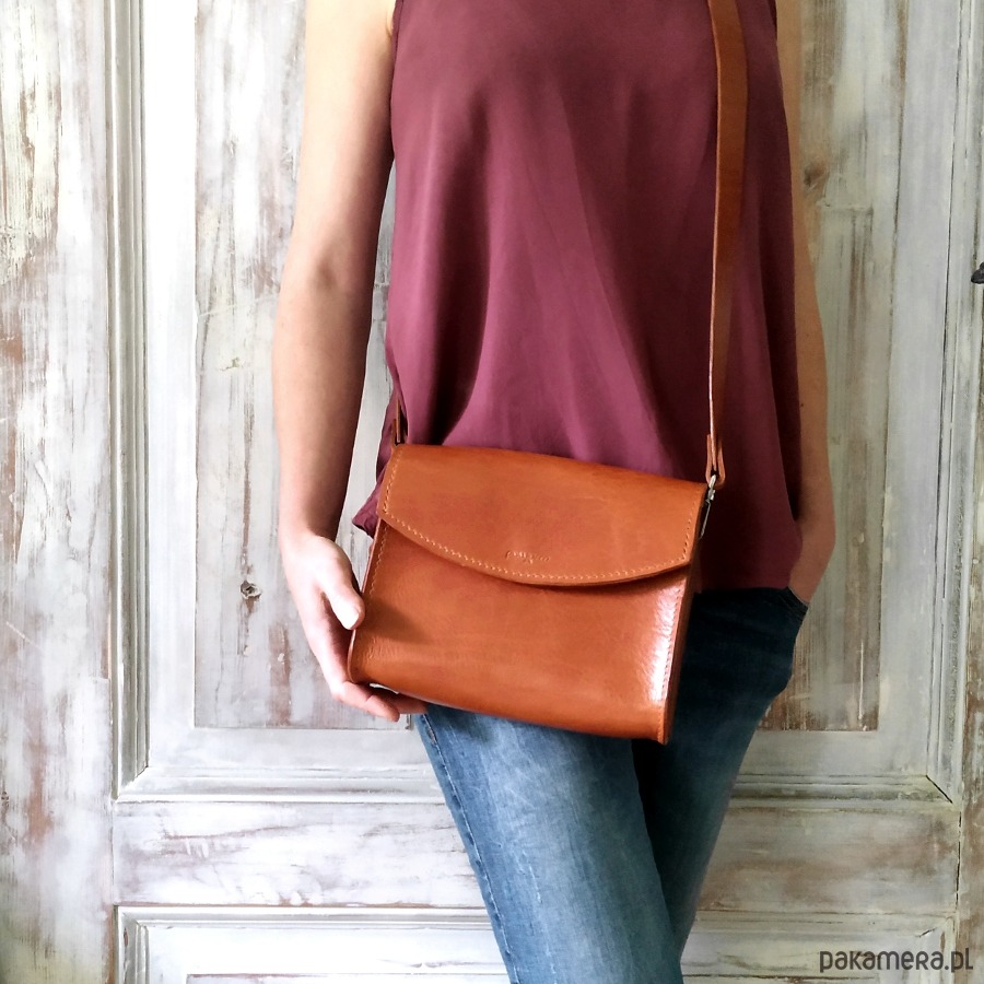 torby na ramię Miss koniak mała torebka na pasku 4