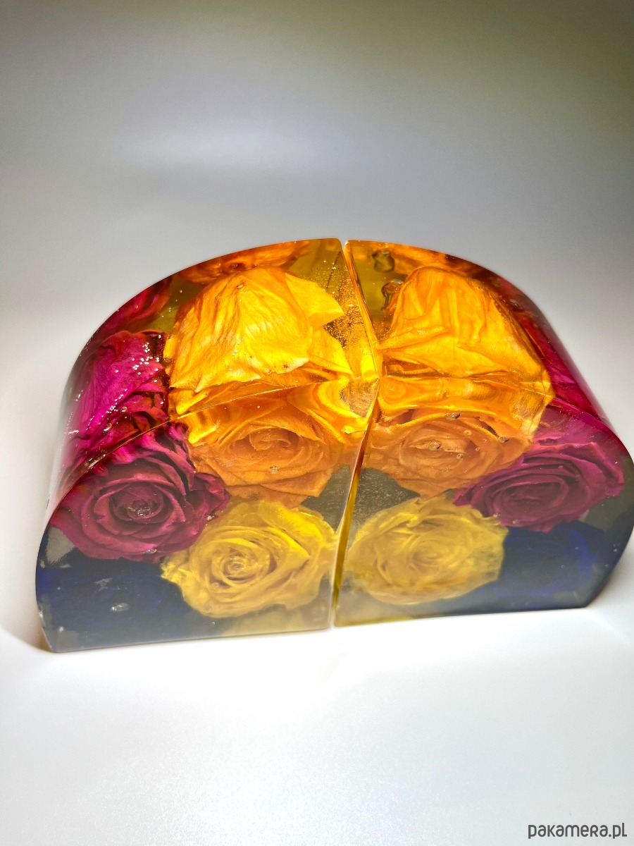 zakładki do książek Podpórki do książek  z żywicy z wiecznymi różami 4