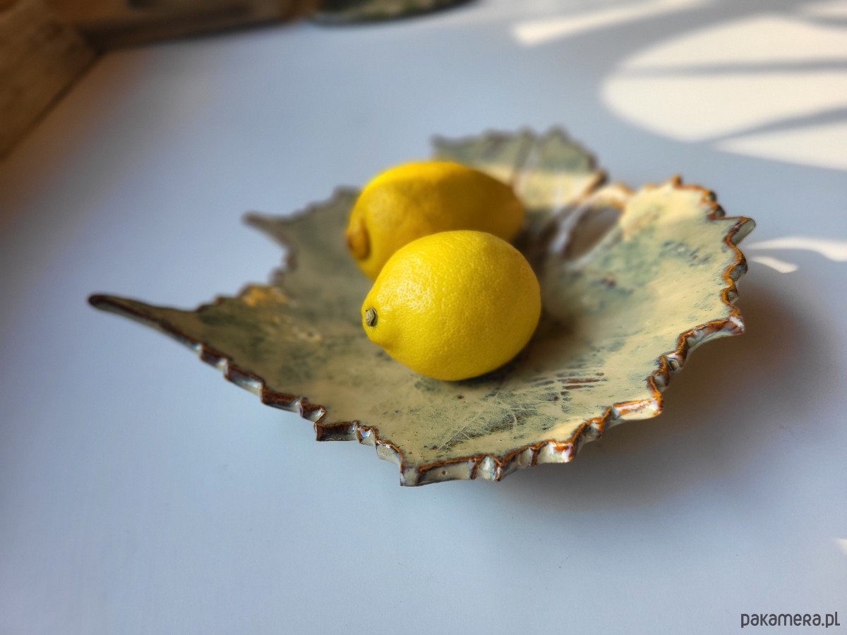 dodatki - różne Ceramiczny liść- podstawka pod biżuterię 1
