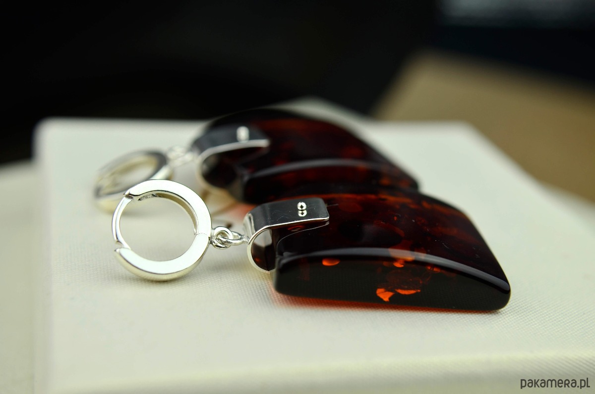 kolczyki srebrne Duże prostokątne kolczyki srebrne z bursztynem 1