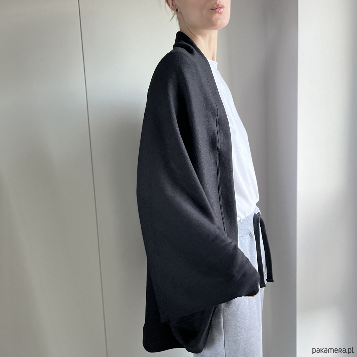 swetry damskie  Sweter wdzianko grubsze czarne 2