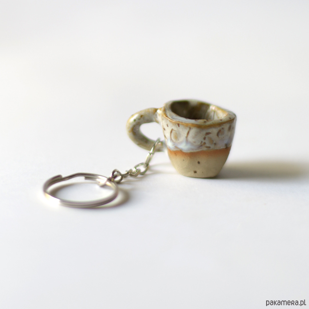 breloki Mini kubeczek beżowy 1