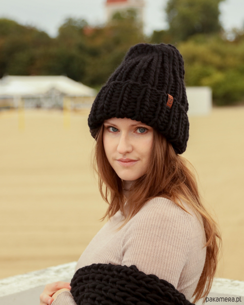 czapki damskie Czarna czapka oversize z grubej wełny klasyczna 5