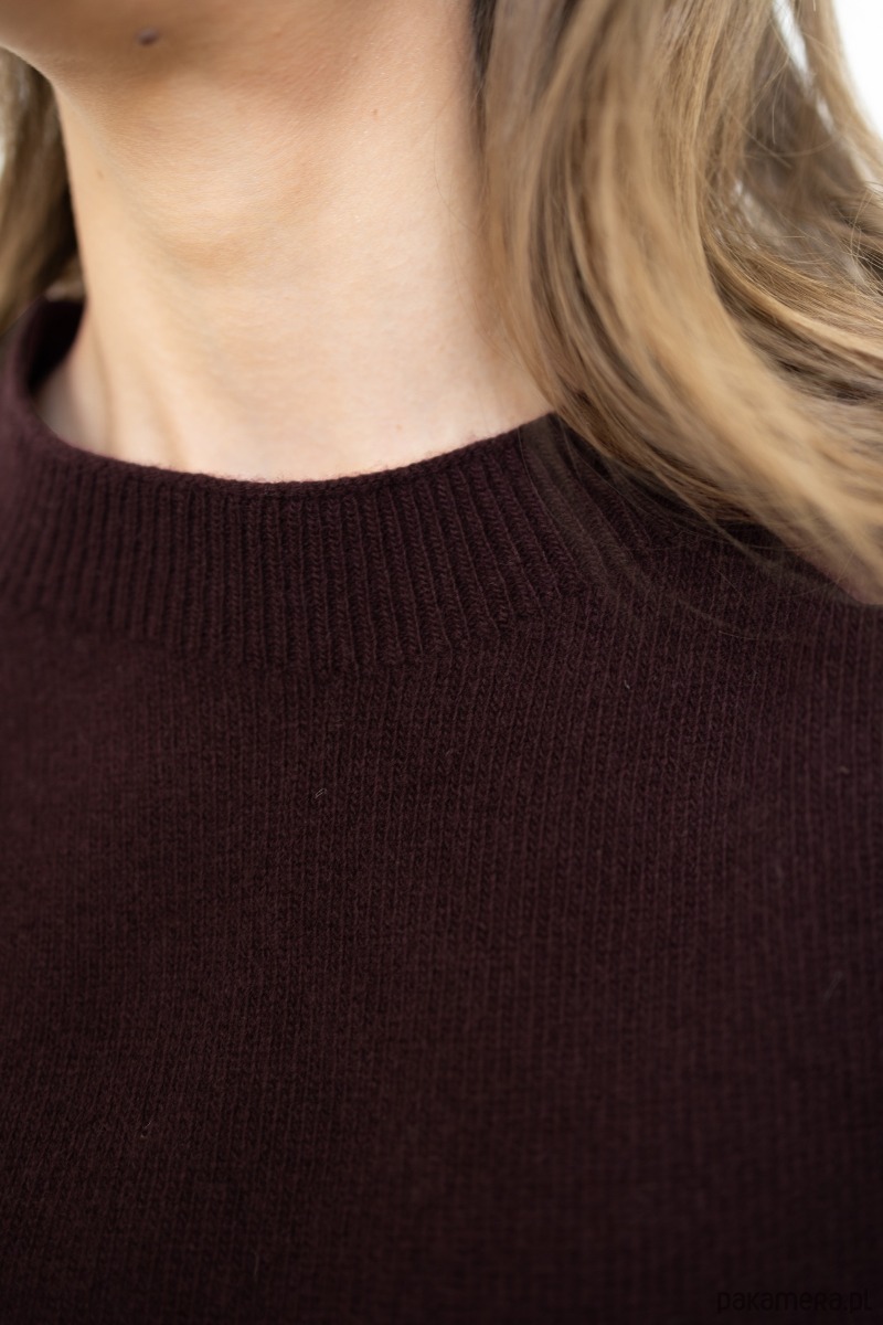 swetry damskie  Sweter Simple czekoladowy 3