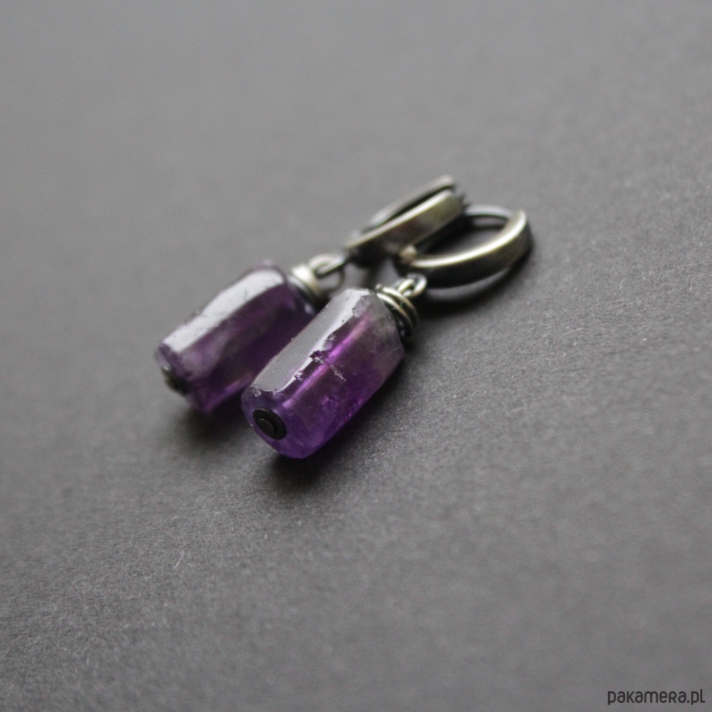 kolczyki z kamieniami Kolczyki Ametyst w srebrnym kołnierzu 1