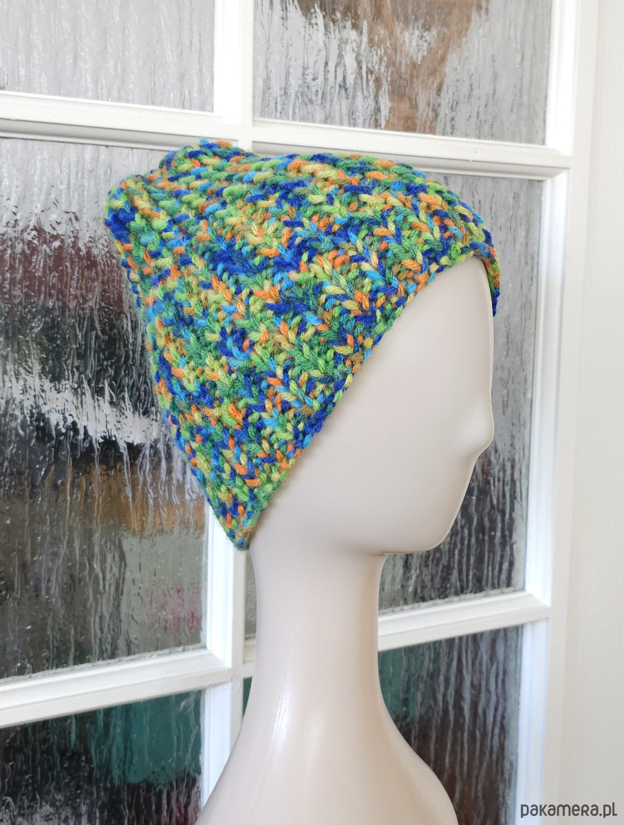 czapki damskie 6924 Wielokolorowa, Ręcznie Robiona Czapka Zimowa w Żywe Barwy 7