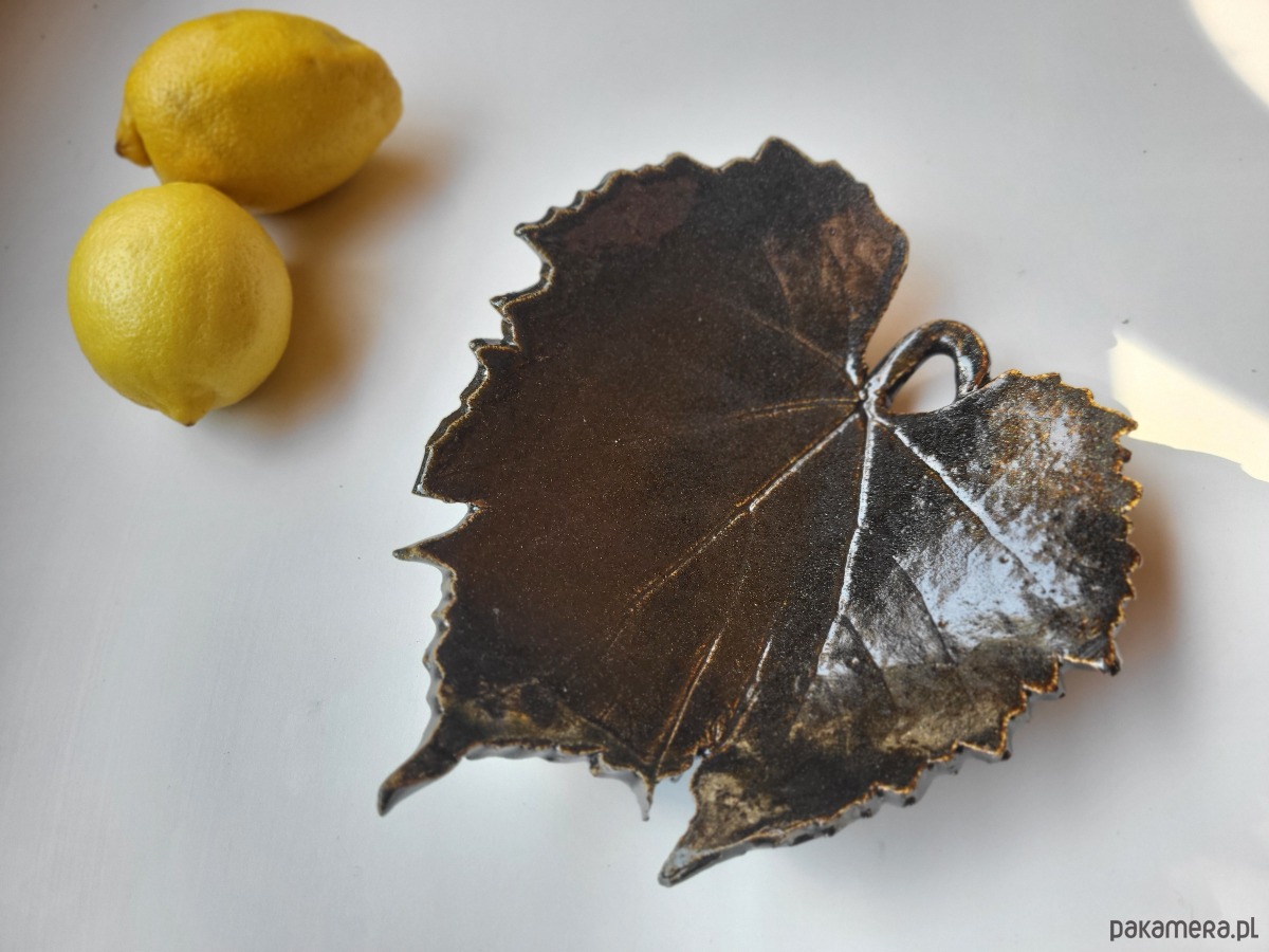 dodatki - różne Ceramiczny liść- podstawka pod biżuterię 3