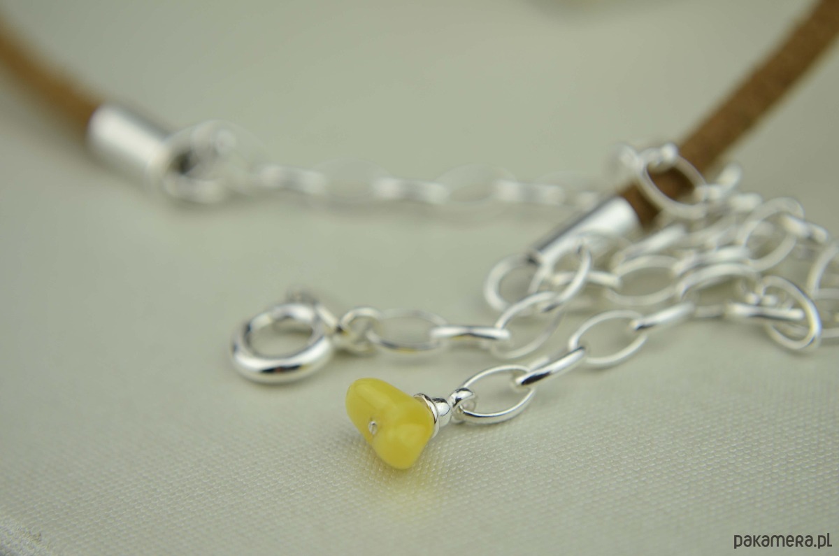 wisiory Naszyjnik z bursztynami: Serce z rzemieniem 5