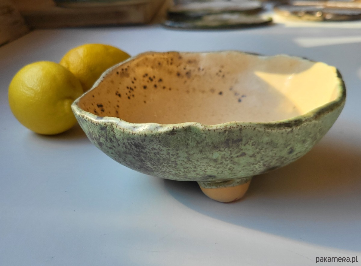 miski i misy Ceramiczna miseczka na 3 nóżkach 1