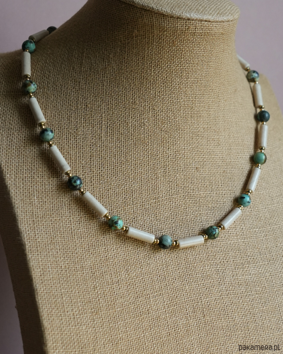 chokery Beżowy naszyjnik choker z turkusem afrykańskim II 2