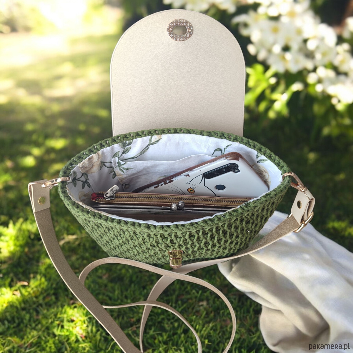 torby na ramię Zielona torebka kuferek z klapką ecru 5