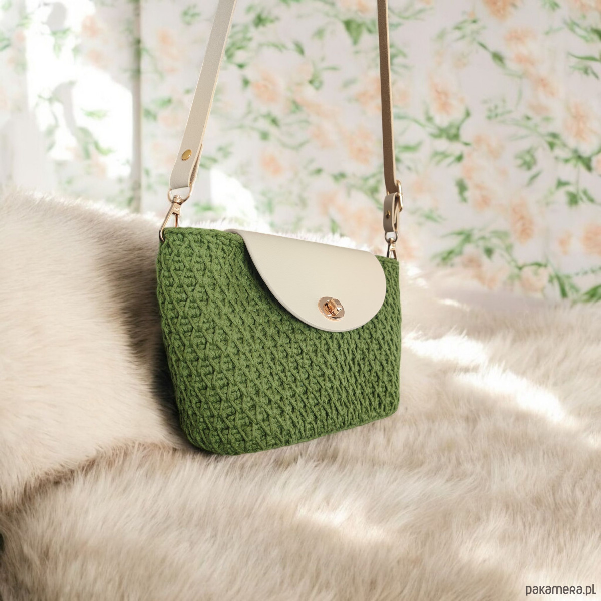 torby na ramię Zielona torebka kuferek z klapką ecru 7