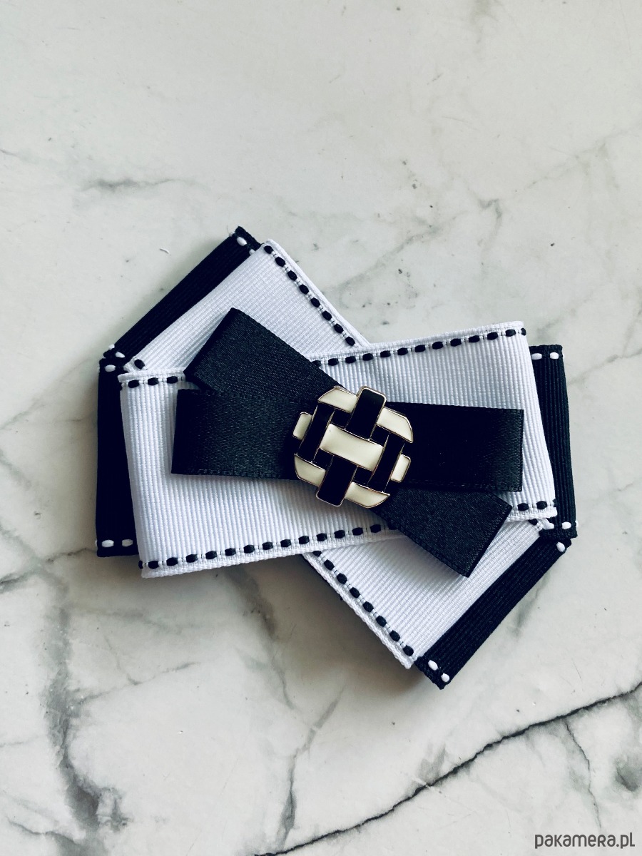 broszki Brosza Black & White z ozdobą  z szachownicy  NEW 7