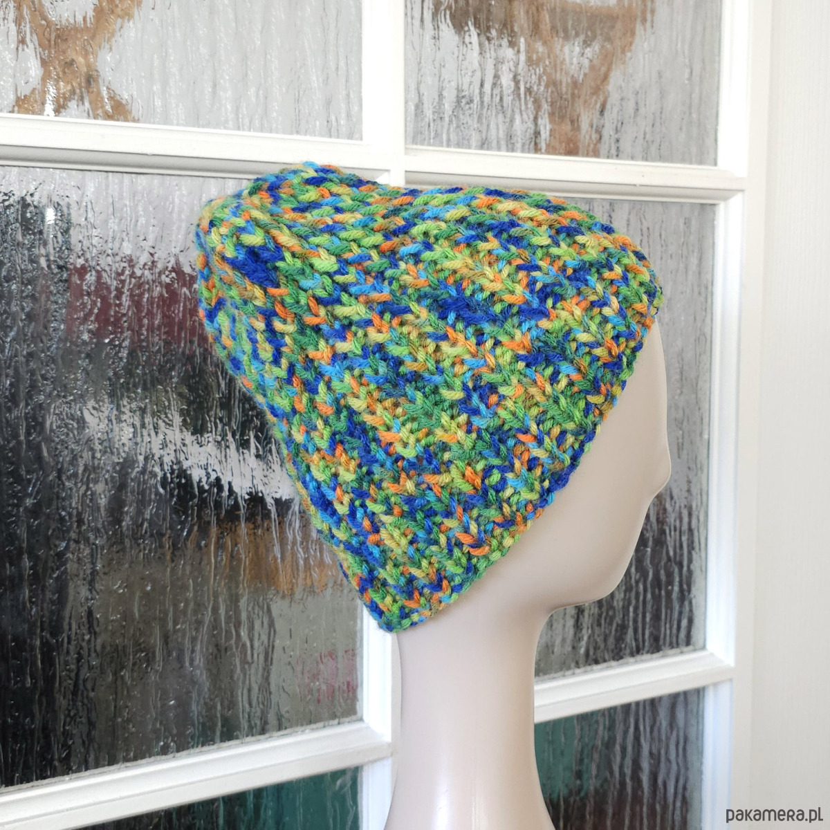 czapki damskie 6924 Wielokolorowa, Ręcznie Robiona Czapka Zimowa w Żywe Barwy 8