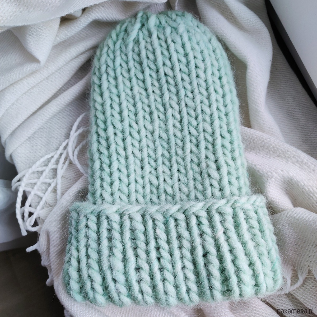 czapki damskie Wełniana czapka na drutach WOOLLY 4