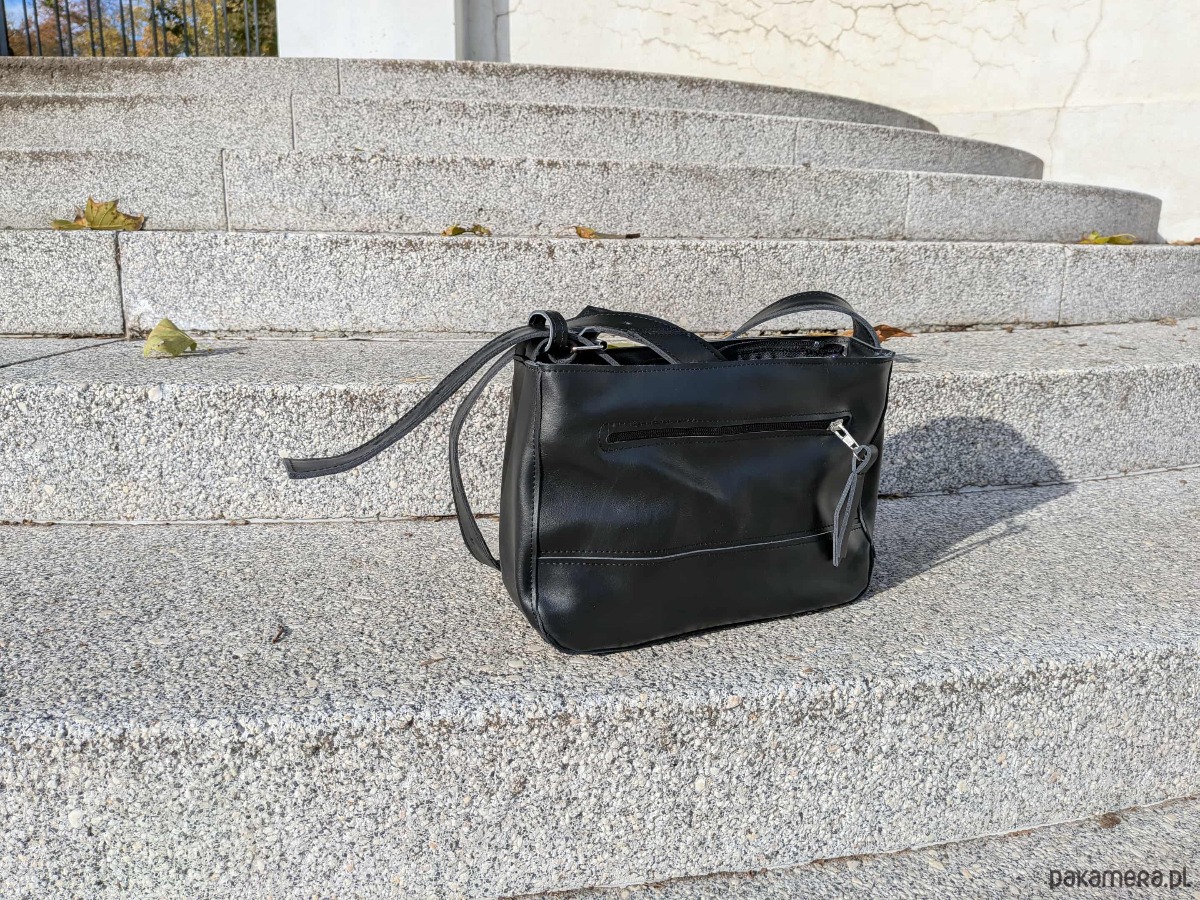 torby na ramię Czarna skórzana torebka listonoszka 4