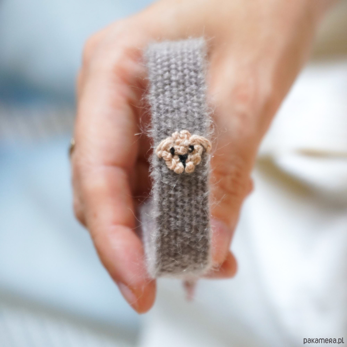 bransoletki na sznurku Bransoletka handmade na sznurku z haftowowanym pieskiem - maltipoo 2