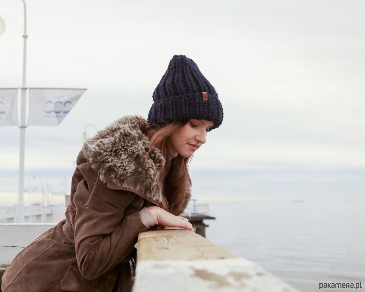 czapki damskie Granatowa czapka oversize z grubej wełny klasyczna 4