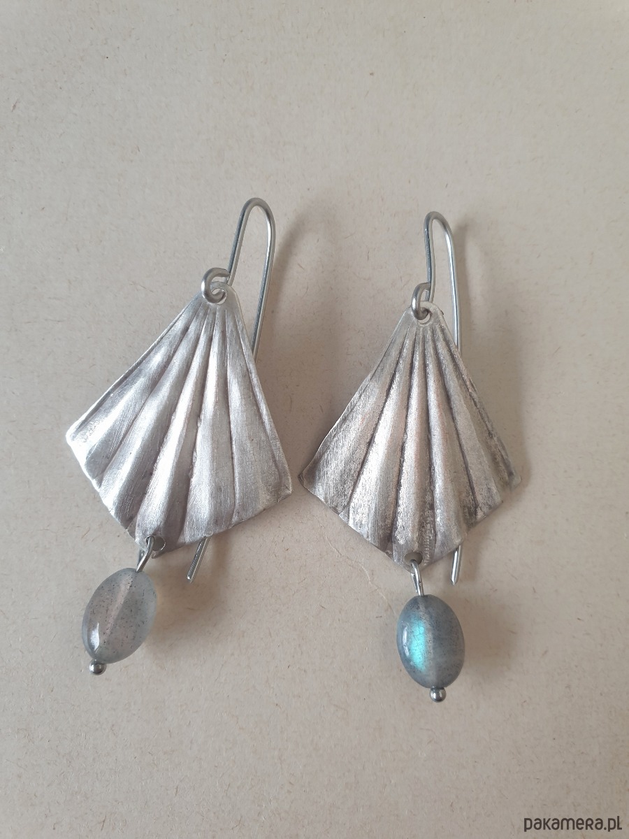 kolczyki z kamieniami Kolczyki ORIGAMI z labradorytem, mosiądz posrebrzany 1