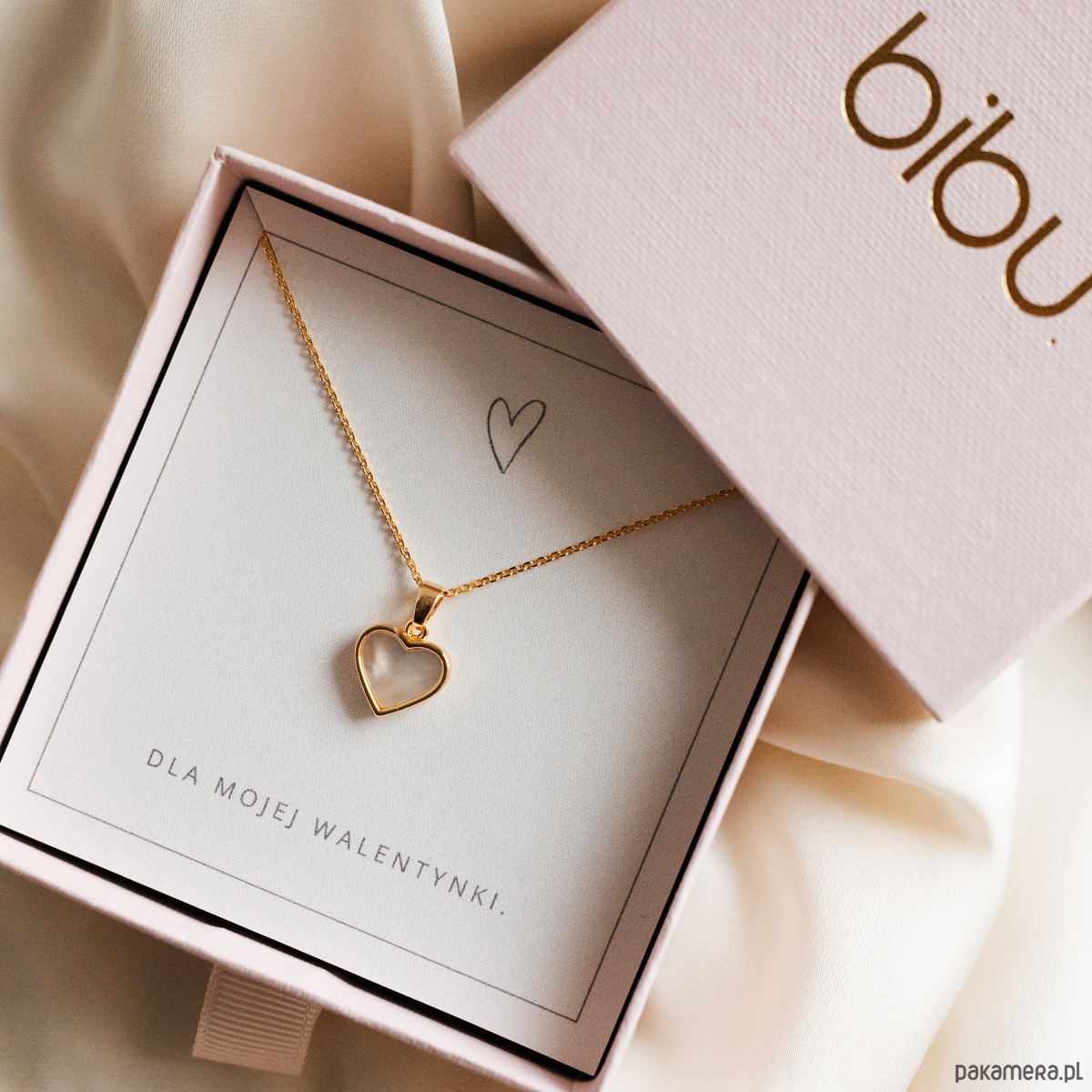 złote naszyjniki Naszyjnik z zawieszką z masy perłowej serce 1