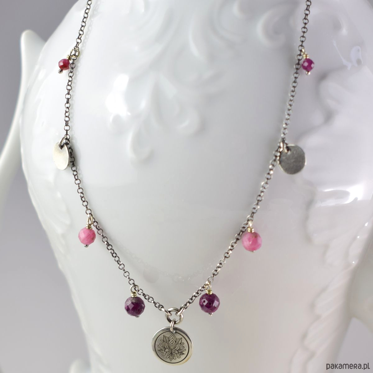 srebrne naszyjniki Rubin i kwiat lotosu - srebrny naszyjnik 2