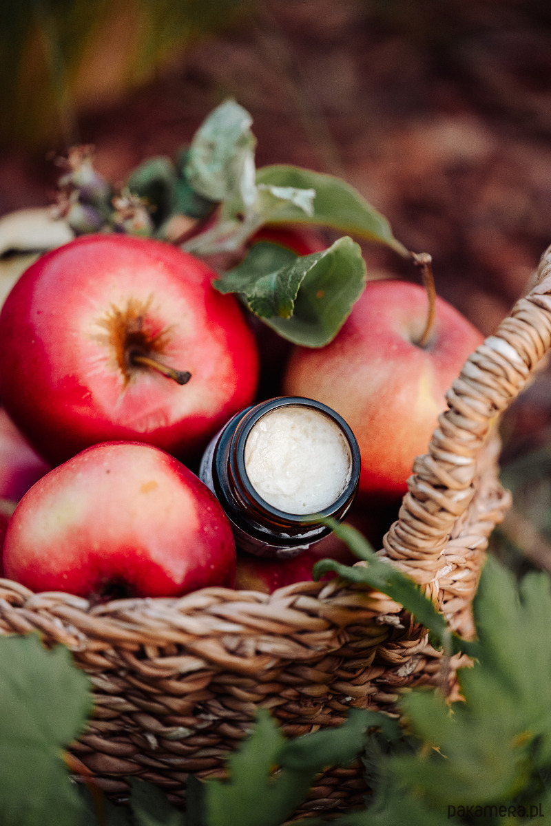 kremy do twarzy i pod oczy Kampania Jabłkowa - smarowidło punktowe dla cery problematycznej 1