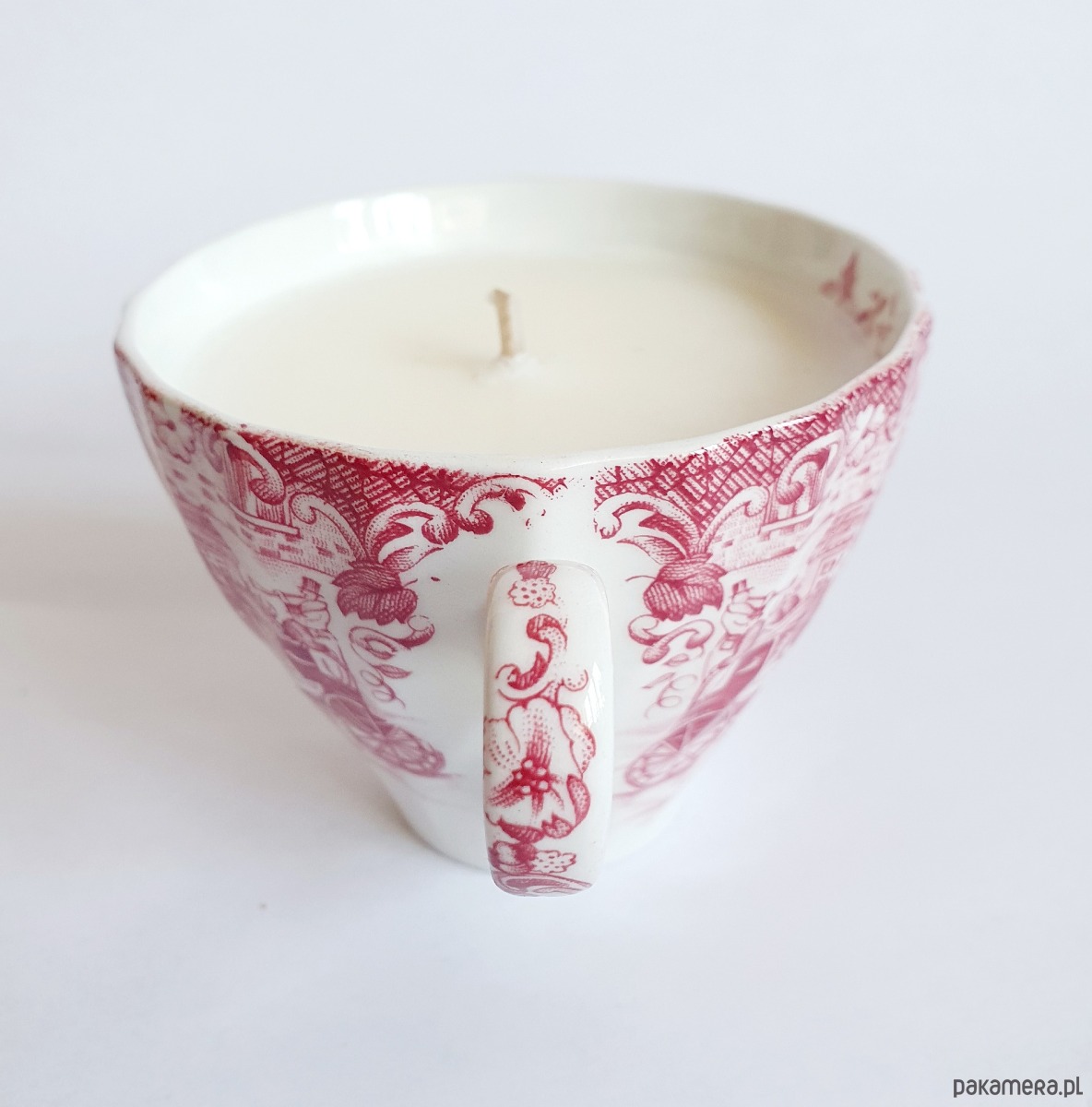 świeczniki i świece Świeca sojowa w zabytkowej angielskiej filiżance 1
