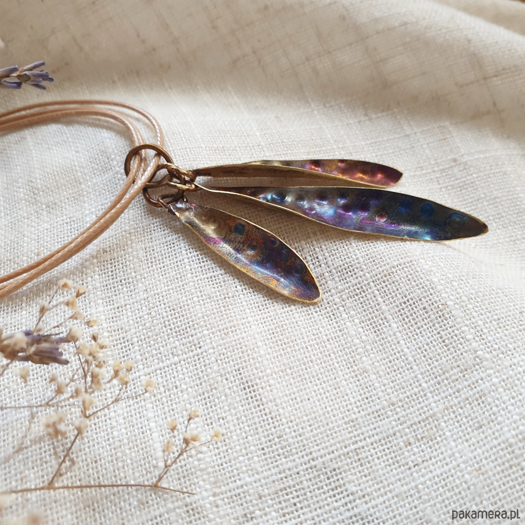 wisiory Wisior artystyczny mosiądz liście 1