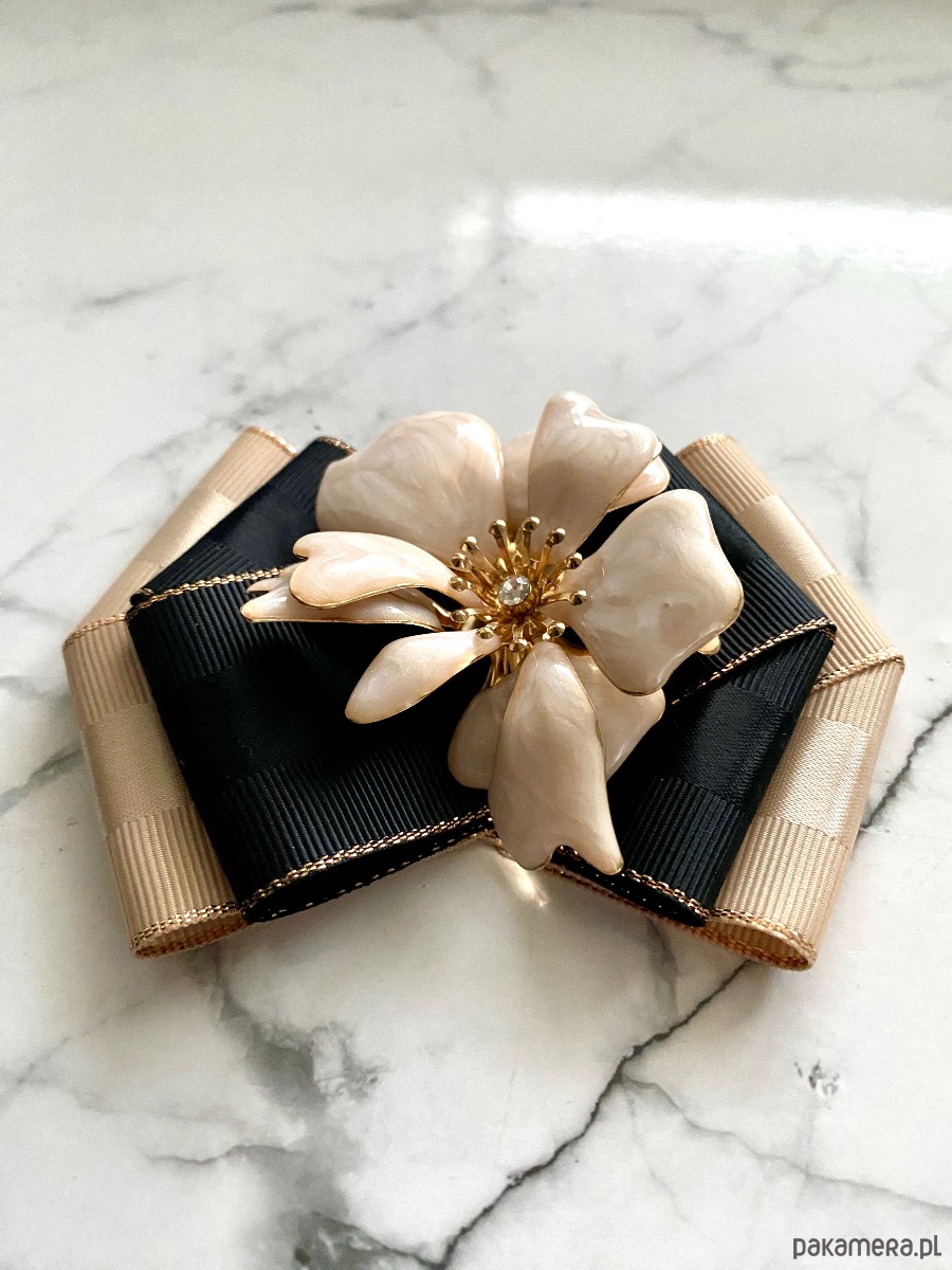 broszki Brosza  z niesamowitym perłowym Kwiatem 3d    NEW 4