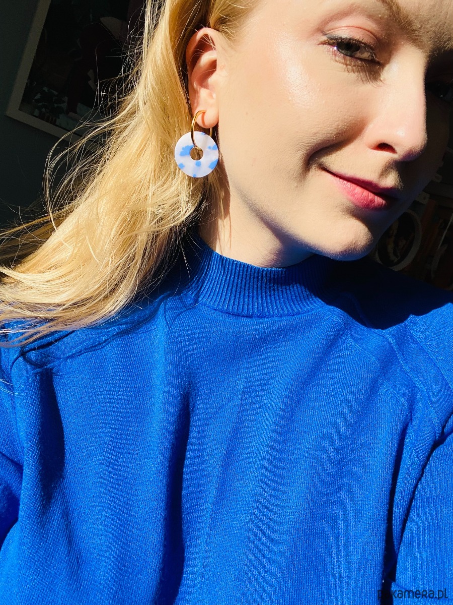 kolczyki z masy plastycznej Transparentne kolczyki koła BLUE PUFF 1