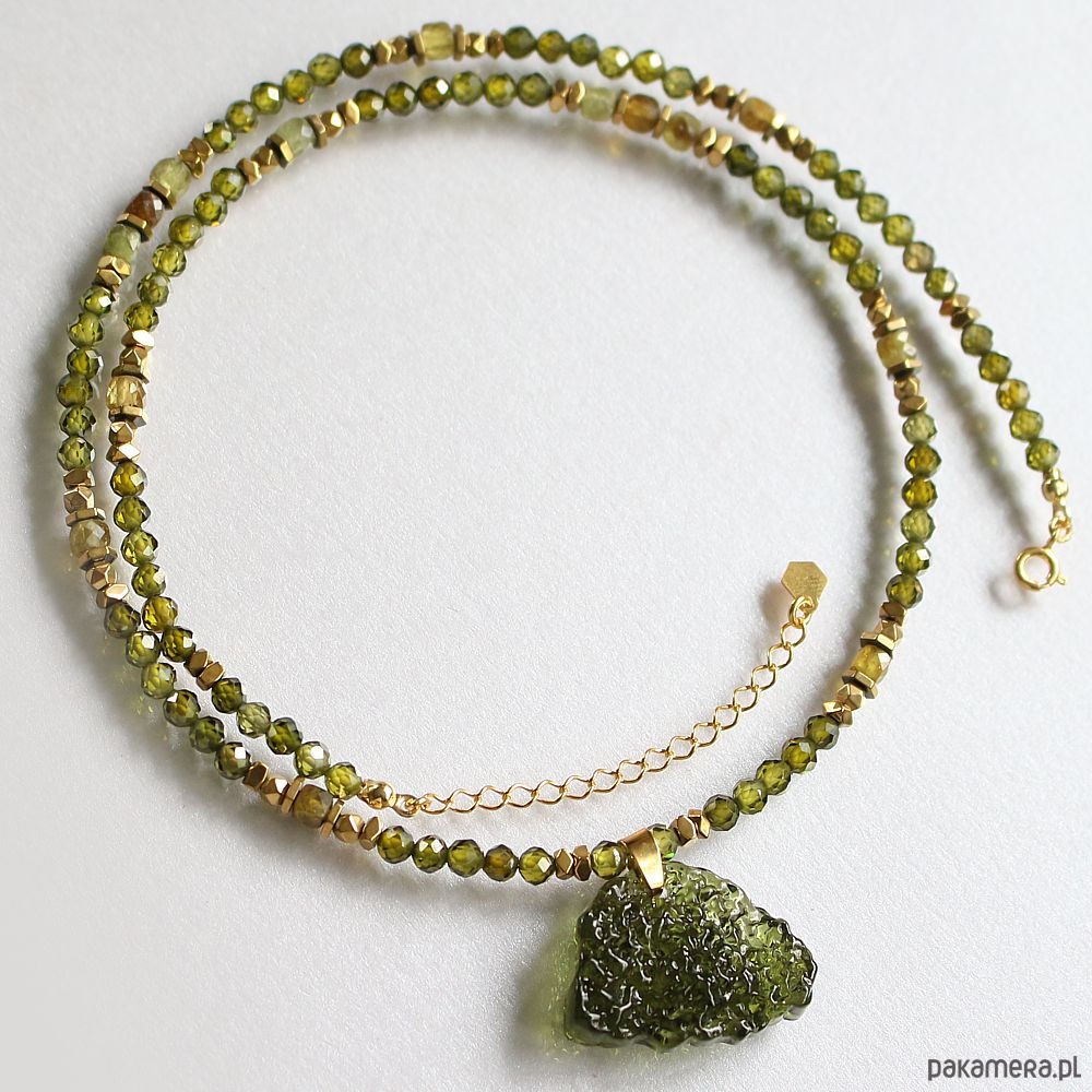 złote naszyjniki Naszyjnik z mołdawitem, oliwinem, tsaworytem, jadeitem 2