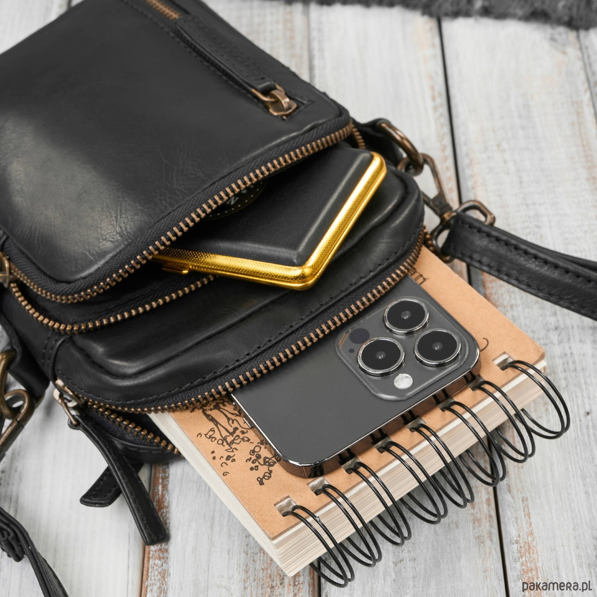 torby i nerki męskie Saszetka męska skórzana na ramię czarna mała funkcjonalna IM-02-BL 7