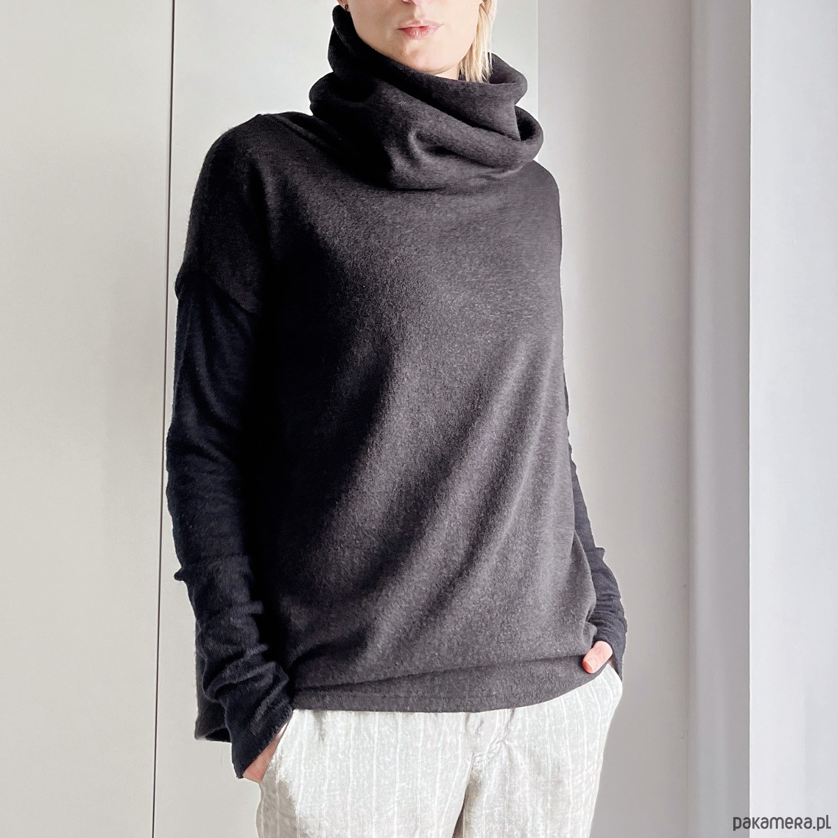 swetry damskie  Wysoki golf czarny sweter 4