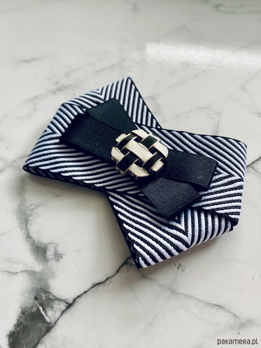 broszki Brosza Black & White z ozdobą  z szachownicy  NEW 4