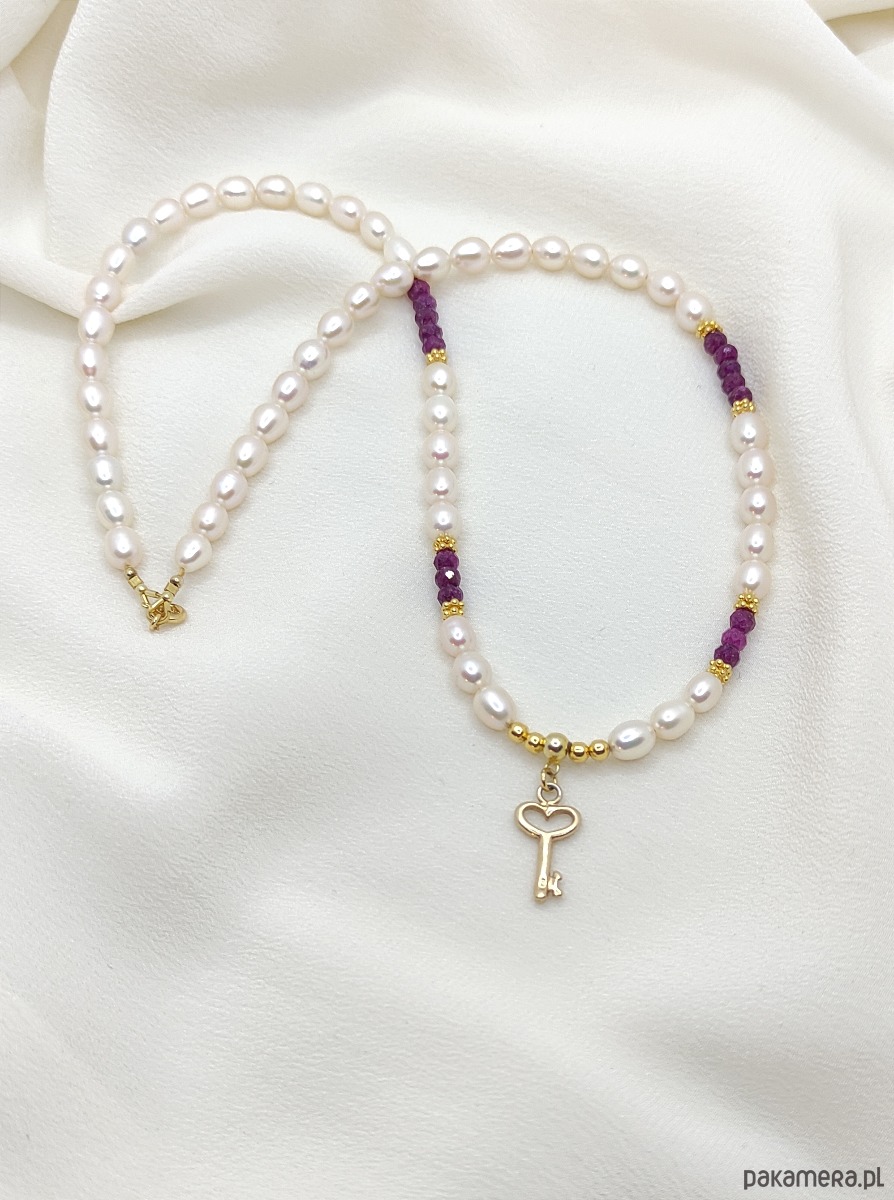 złote naszyjniki Perłowy naszyjnik z rubinami 2