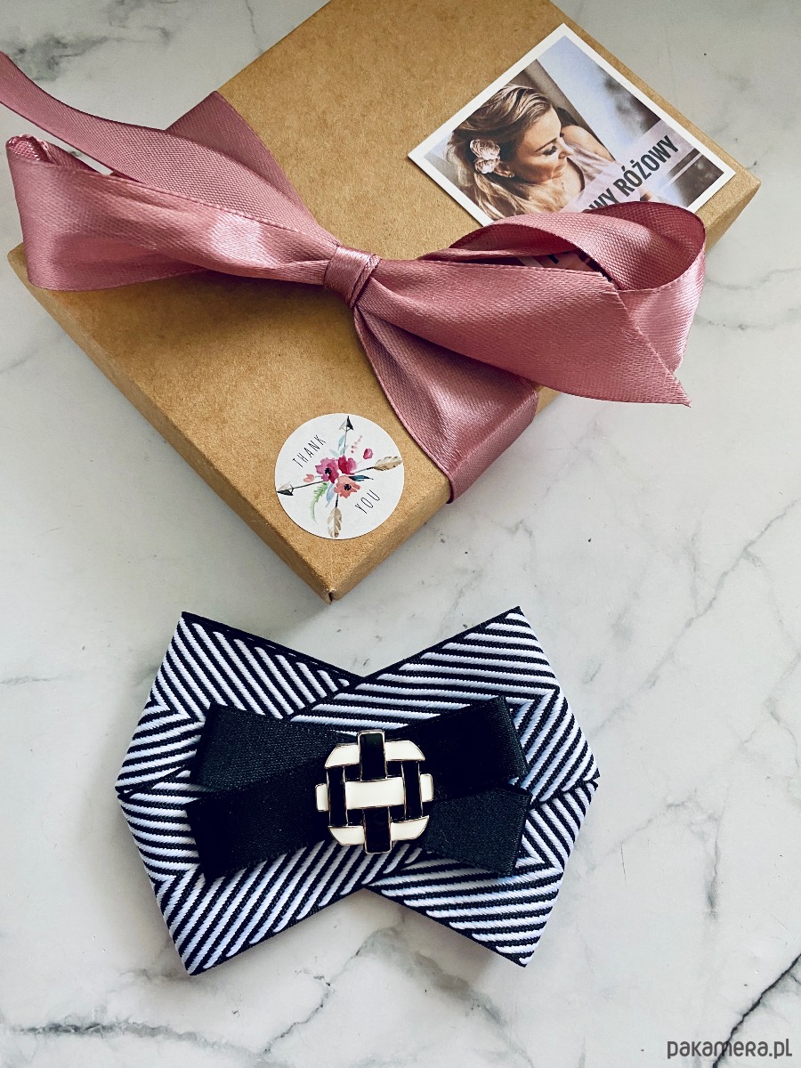 broszki Brosza Black & White z ozdobą  z szachownicy  NEW 6