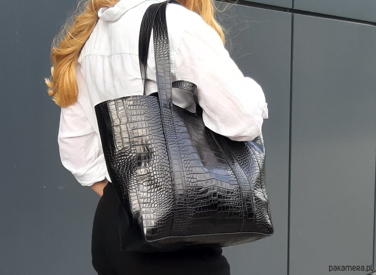 torby na ramię Czarna torba z fakturą krokodyla 1