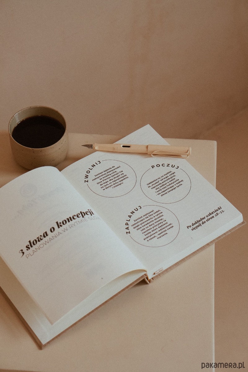 kalendarze i plannery SLOW PLANNER 2026  układ tygodniowy  Kojąca Matcha 2